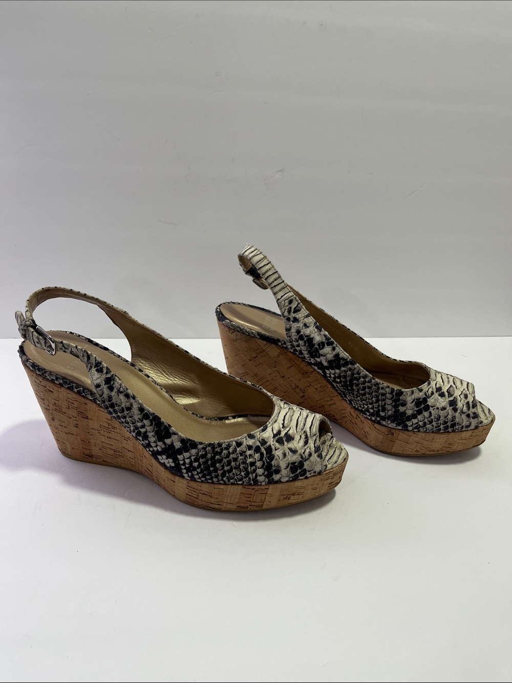Stuart Weitzman Snake-Print Cork Wedge Slingback Sandals - Black & Cream Sz 9.5 - Picture 2 of 8
